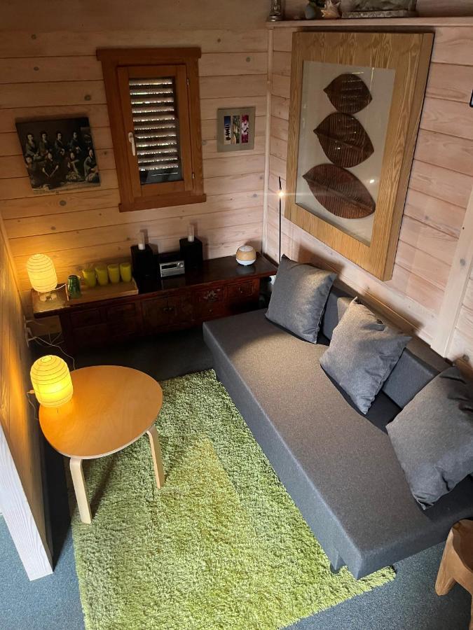 Gite Et Chambre D'Hote Gussignies Exteriör bild
