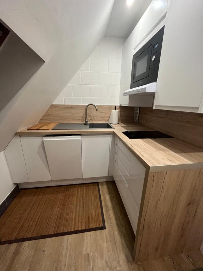 Gite Et Chambre D'Hote Gussignies Exteriör bild