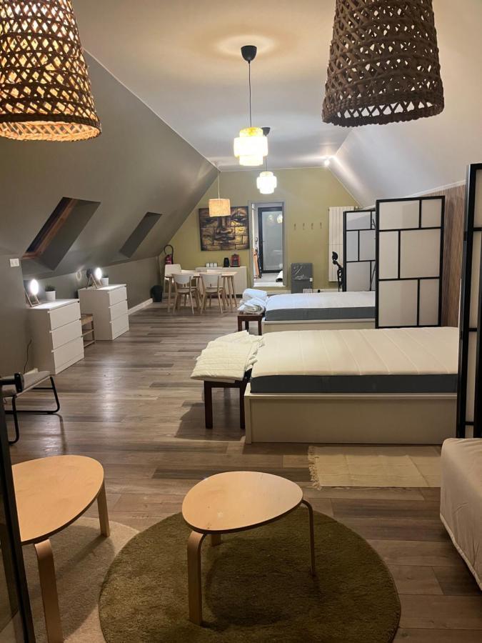 Gite Et Chambre D'Hote Gussignies Exteriör bild