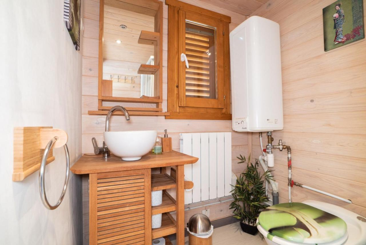Gite Et Chambre D'Hote Gussignies Exteriör bild