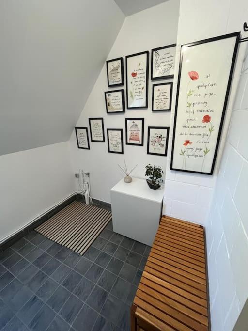 Gite Et Chambre D'Hote Gussignies Exteriör bild