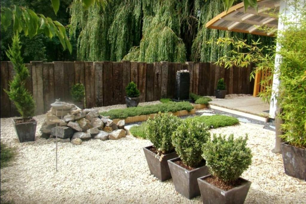 Gite Et Chambre D'Hote Gussignies Exteriör bild