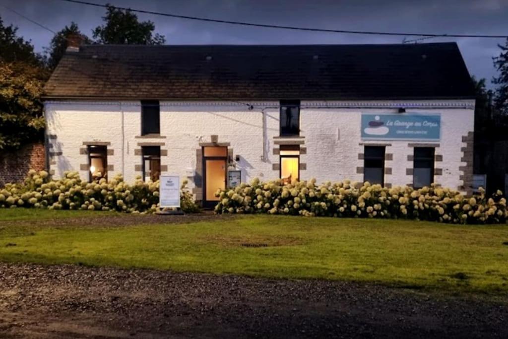 Gite Et Chambre D'Hote Gussignies Exteriör bild