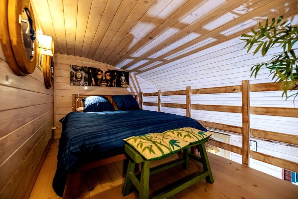 Gite Et Chambre D'Hote Gussignies Exteriör bild