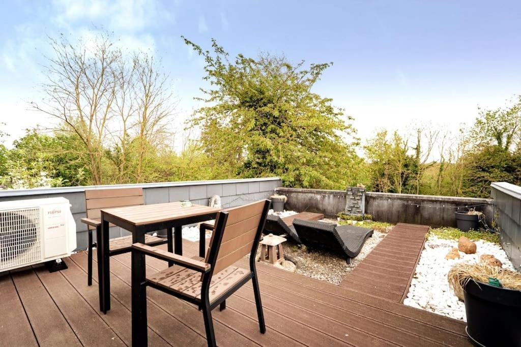 Gite Et Chambre D'Hote Gussignies Exteriör bild