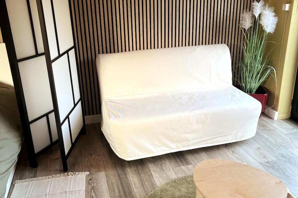 Gite Et Chambre D'Hote Gussignies Exteriör bild